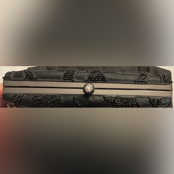 Mary Frances “ELEPHANT FLOWERS” purse handbag 14-792 - Picture 4 of 10